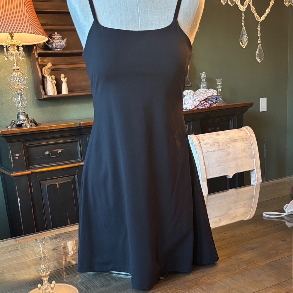 Women's blk athletic dress built-in bra